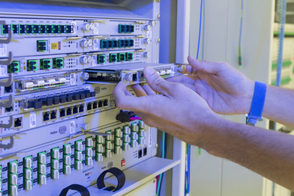 Distanced Learning Studio Padtec opens distance training studio - Padtec